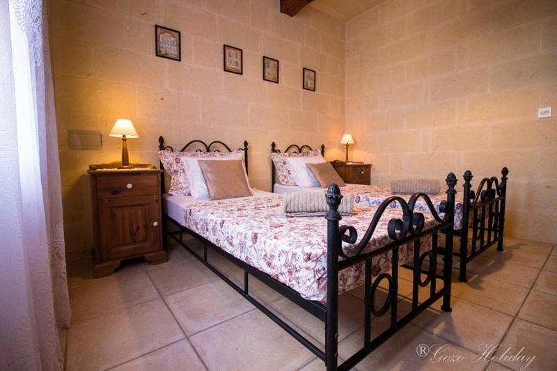 Ta Lilly Xaghra Villa Luaran gambar