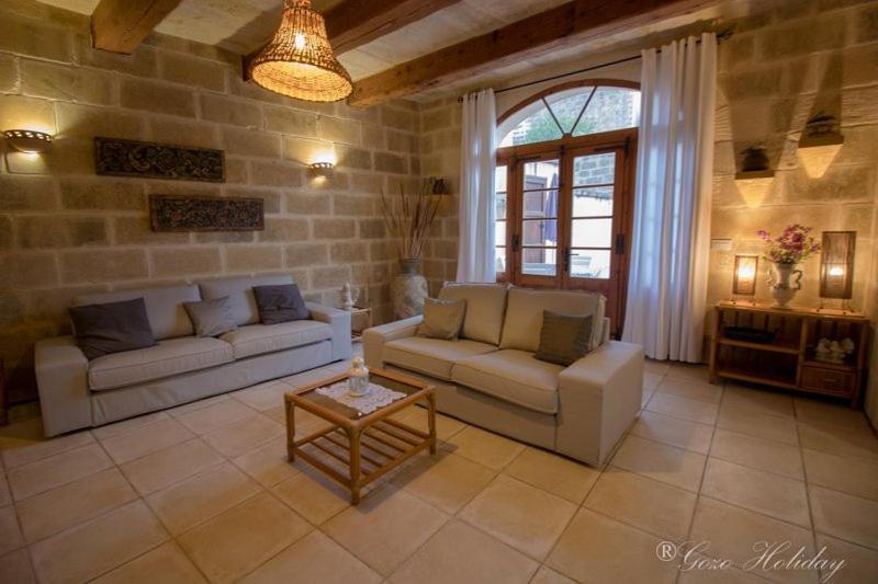 Ta Lilly Xaghra Villa Luaran gambar
